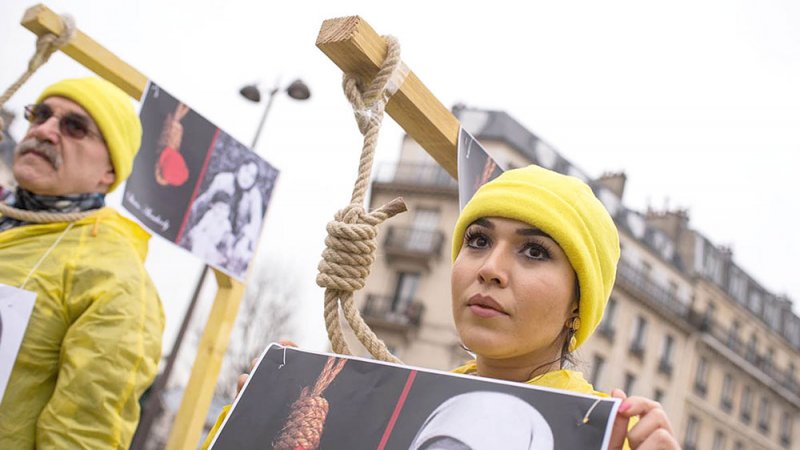 حملة واسعة في إيران ضد شنق المتظاهرين