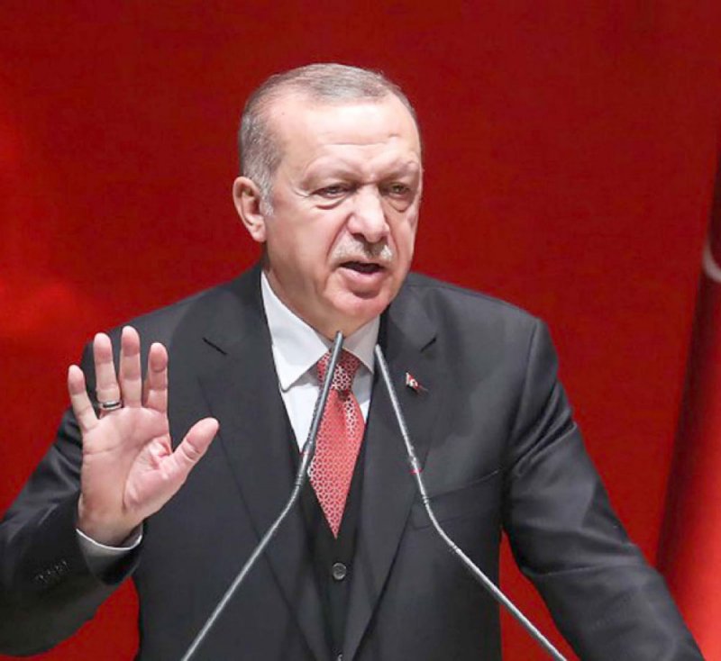 أردوغان يهدد اليونان بالخراب