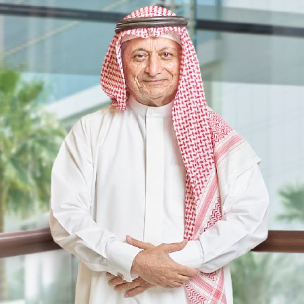 رئيس  مجلس الإدارة  عصام عبدالله فخرو